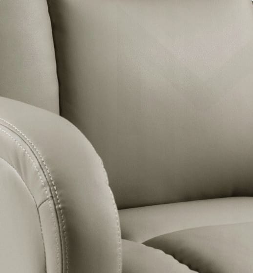 Massagefåtölj i beige PVC med fjärrkontroll - Cappuccino - Products - Möbler - Fåtölj & stolar - Fåtölj - Massagestol & massagefåtölj