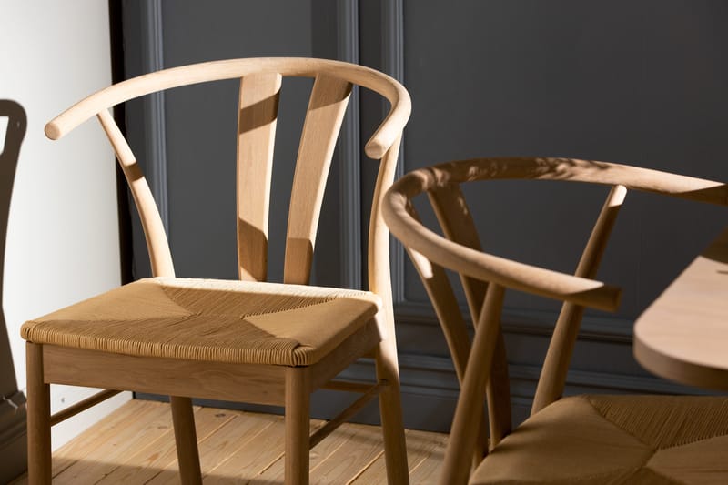 Otaki Karmstol - Oljad Ek/Brun - Products - Möbler - Fåtölj & stolar - Karmstol