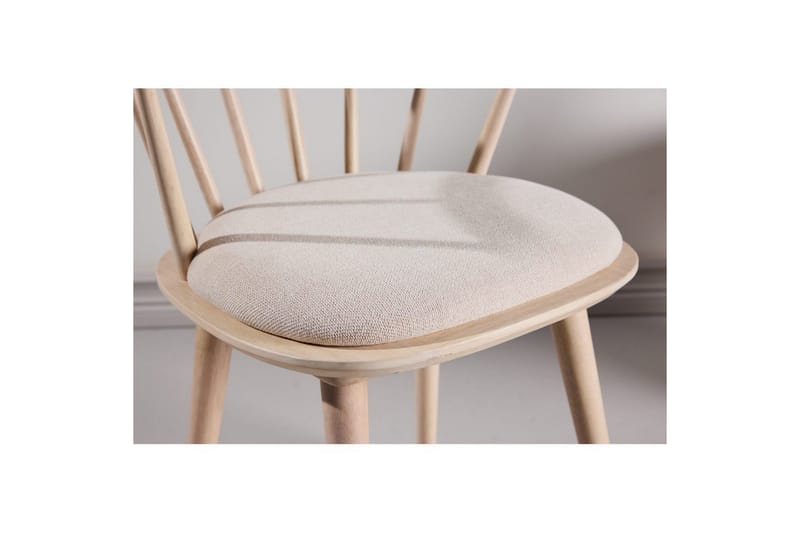 Matstol Bobby - Beige - Products - Möbler - Fåtölj & stolar - Karmstol