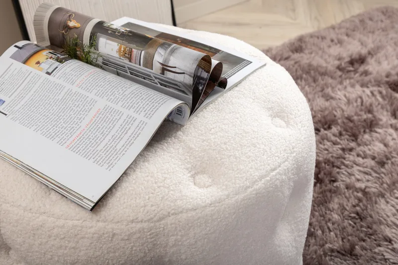 Benjamin Sittpuff - Benvit - Products - Möbler - Fåtölj & stolar - Pall & puff - Sittpuff