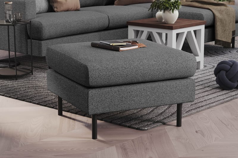 Menard Compact Fotpall 68 cm - Mörkgrå - Products - Möbler - Fåtölj & stolar - Pall & puff - Fotpallar