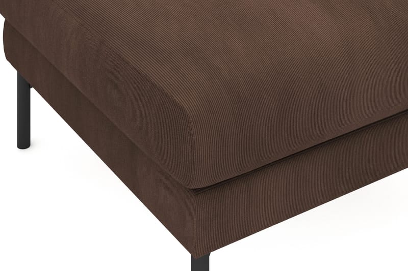 Menard Manchester Fotpall 87 cm Bred - Brun - Products - Möbler - Fåtölj & stolar - Pall & puff - Fotpallar