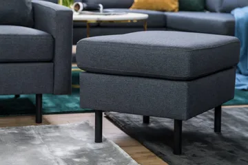 Peppe Fotpall - Mörkgrå - Products - Möbler - Fåtölj & stolar - Pall & puff - Fotpallar