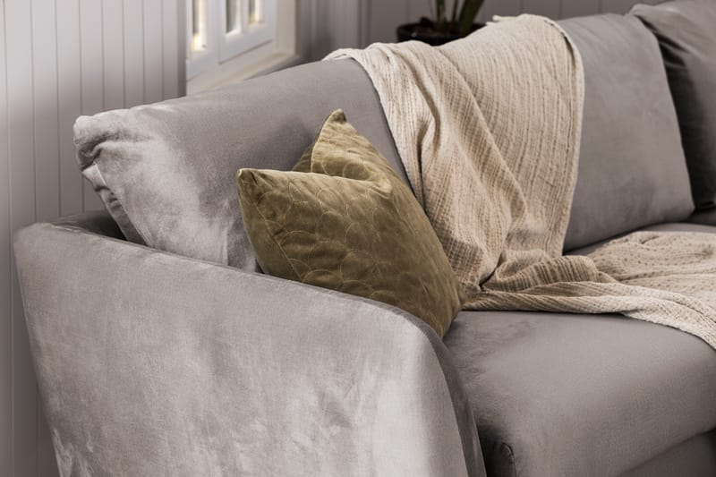 Trend Fotpall - Mullvad Sammet - Products - Möbler - Fåtölj & stolar - Pall & puff - Fotpallar
