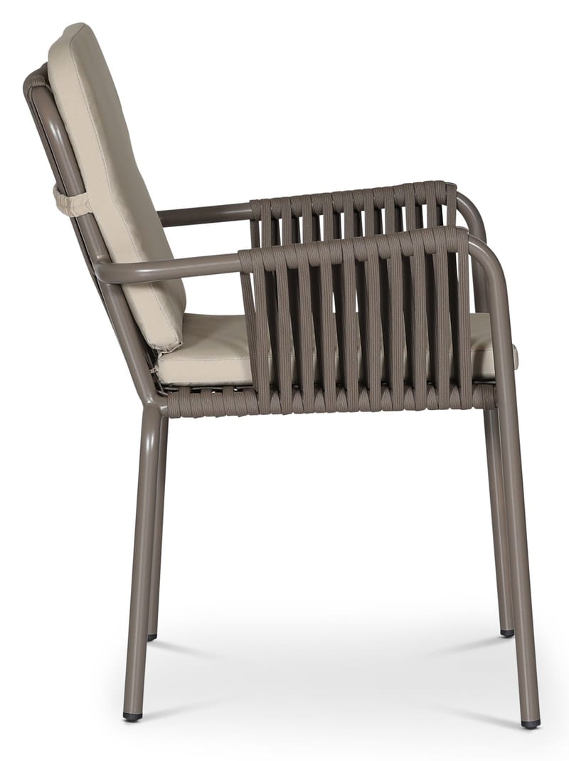 Stapelbar utestol grå med beige dyna - grå och beige - Products - Möbler - Fåtölj & stolar - Karmstol