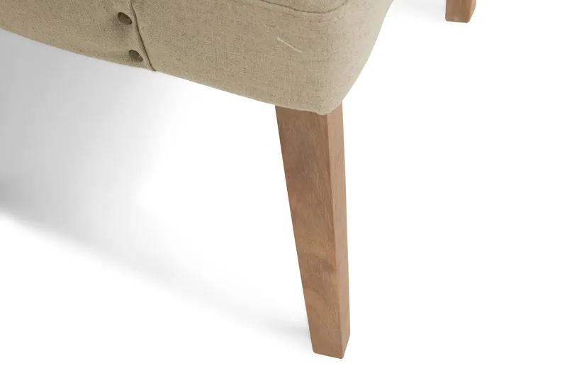 Viktoria Matstol & Köksstol i Tyg med Nitar och Bruna Träben - Beige - Products - Möbler - Fåtölj & stolar - Matstol & köksstol