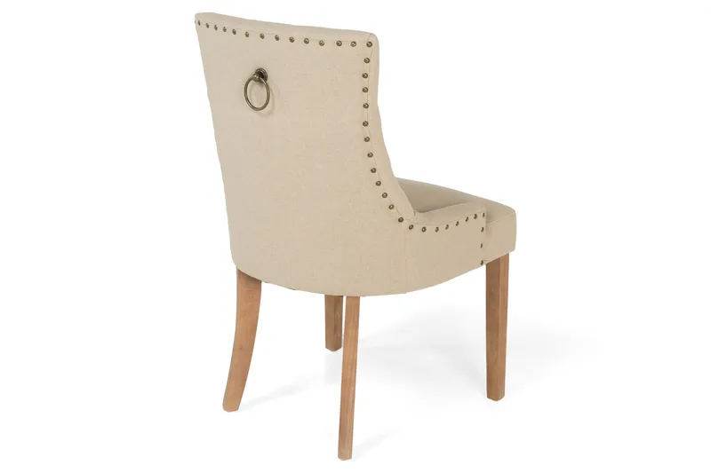 Viktoria Matstol & Köksstol i Tyg med Nitar och Bruna Träben - Beige - Products - Möbler - Fåtölj & stolar - Matstol & köksstol