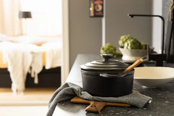 Orrefors Jernverk Gryta 2,8L Gjutjärn - 22x10cm Svart - Products - Servering & matlagning - Gryta & kastrull - Gryta