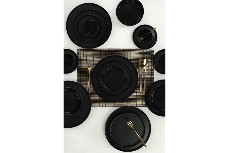 Maman Servis 27 cm - Mattsvart - Products - Servering & matlagning - Tallrikar & skålar