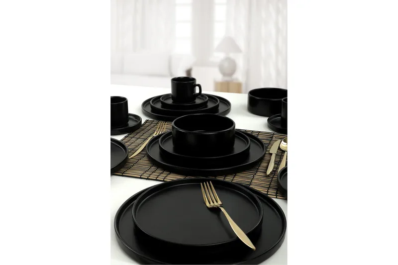 Maman Servis 27 cm - Mattsvart - Products - Servering & matlagning - Tallrikar & skålar