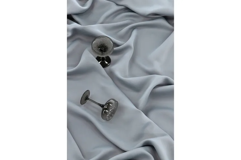 Evelyn Gardin 135x240 cm - Ljusgrå - Products - Textil & mattor - Gardiner - Gardinlängder - Kanallängd