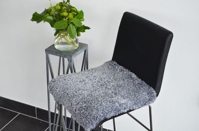 Stolsdyna Curly Fårskinn 40x40 cm - Silvergrå - Products - Textil & mattor - Kudde & kuddfodral - Stolsdyna & sittdyna