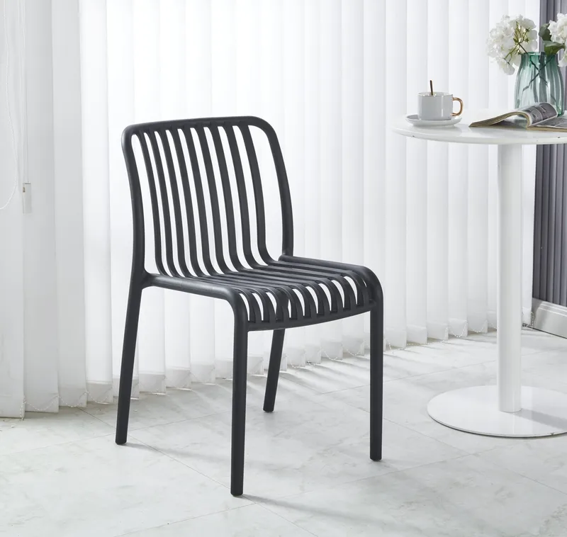 Matstol Noa i svart - Stapelbar - Svart - Products - Utemöbler & utemiljö - Balkong & altan - Balkongmöbler - Balkongstol