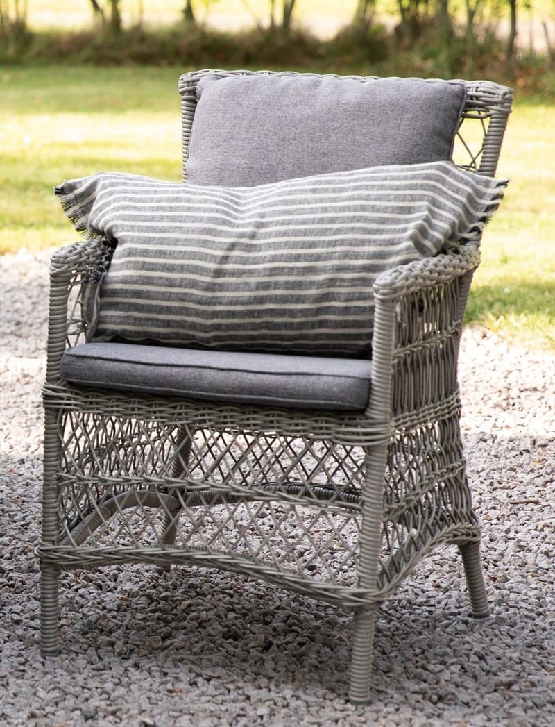 Utematstol i grå rotting med dyna - Grå - Products - Utemöbler & utemiljö - Balkong & altan - Balkongmöbler - Balkongstol