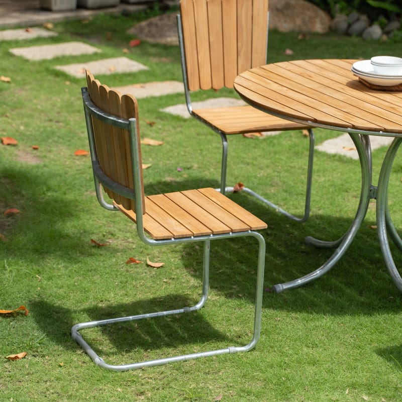 Teakbord Ø110 cm - Möllan - Teak / Galvaniserat stål - Products - Utemöbler & utemiljö - Utebord & trädgårdsbord - Matbord utomhus