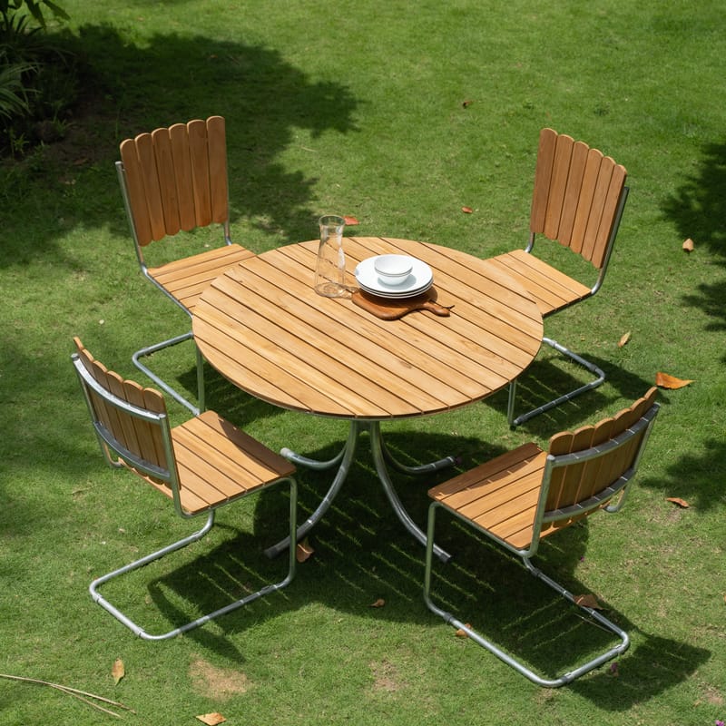 Teakbord Ø110 cm - Möllan - Teak / Galvaniserat stål - Products - Utemöbler & utemiljö - Utebord & trädgårdsbord - Matbord utomhus