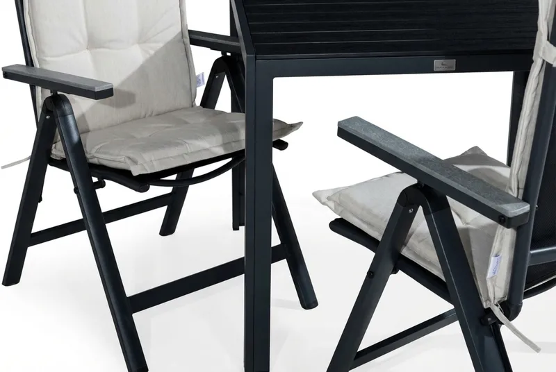 Tunis Matgrupp Utomhus 90x90 + 2 Monaco Positionsstol m Dyna - Svart/Grå/Offwhite - Products - Utemöbler & utemiljö - Utegrupp - Matgrupp utomhus