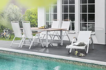 Hillerstorp Nydala Solsäng Vit/Teak - Hillerstorp - Products - Utemöbler & utemiljö - Utestol & trädgårdsstol - Solsäng & solvagn