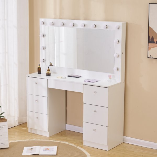 Sminkbord med spegel, belysning och kristall handtag + M�beltassar