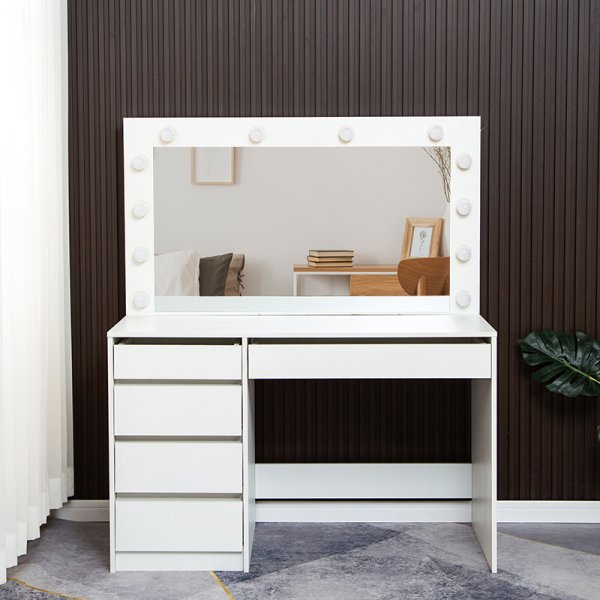 Facada sminkbord med spegel och belysning + M�beltassar