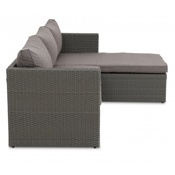 Utegrupp; divansoffa med bord i gr� rotting + M�beltassar