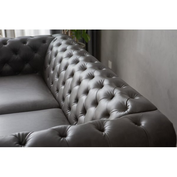 Soffa chesterfield 3-sits 219 cm mörkbrunt konstläder + Textilvård för möbler Soffa chesterfield 3-sits 219 cm mörkbrunt konstläder + Textilvård för möbler